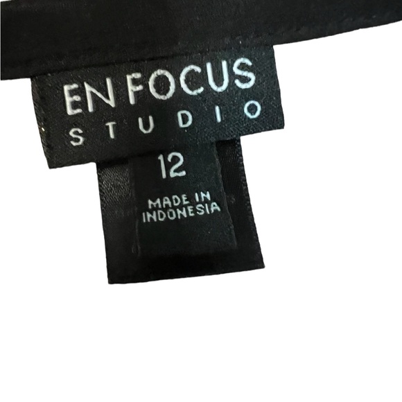 An Enfocus Studio lace dress in size 12 - Picture 4 of 7